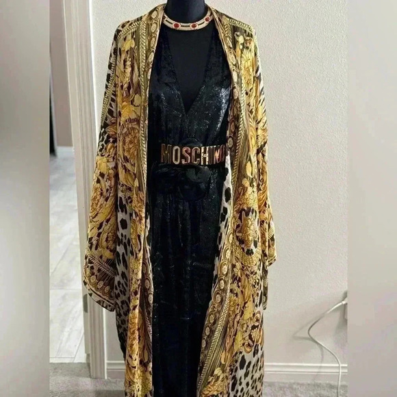 BNWT Not your typical Moschino belt. This is a LARGE MOSCHINO Waist Belt Size 42 - Picture 13 of 13